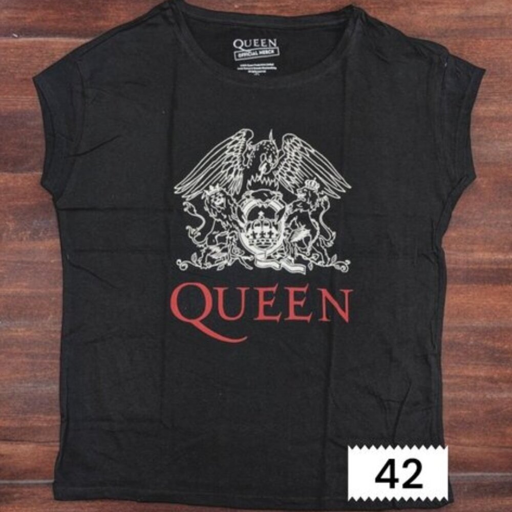 Queen's WOMEN Black T-Shirt with Short Sleeves - Summer